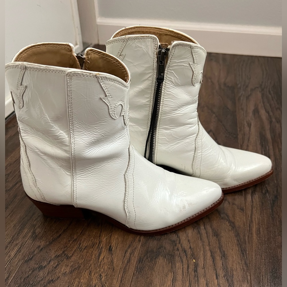 Free People white boots (8.5 size)